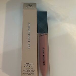 Burberry Liquid Lip Velvet in Fawn Rose No. 09